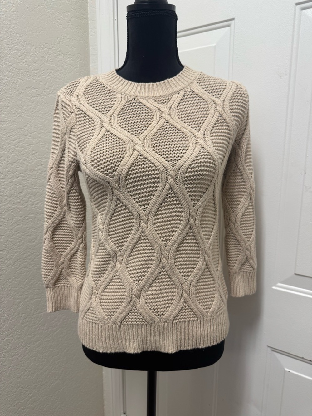 Old Navy Cream Cable Crewneck Sweater